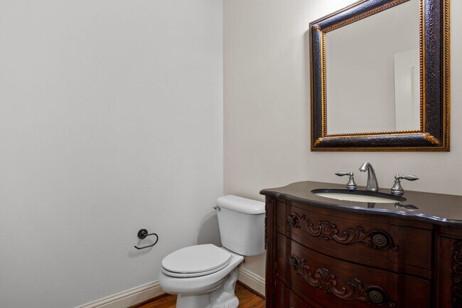 Building Photo - Luxury Highland Park Condo