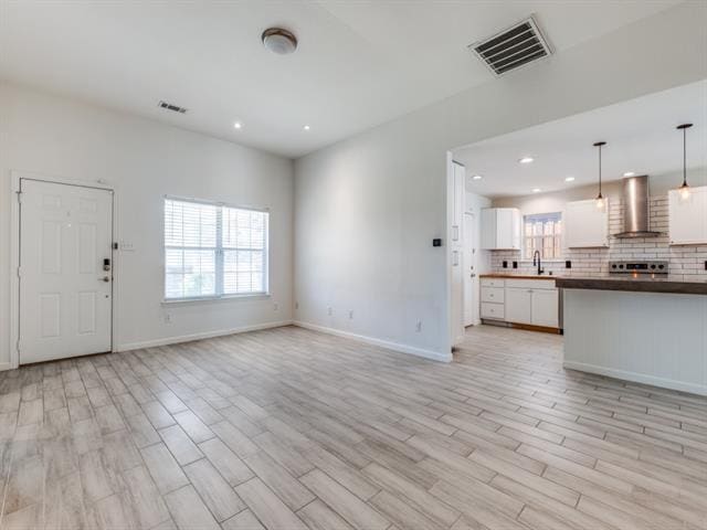 Building Photo - 1951 Bayside St