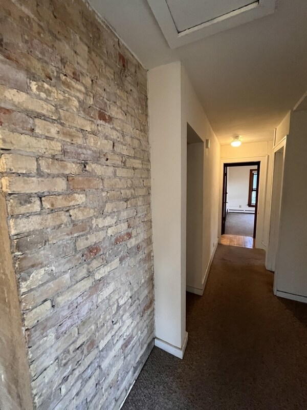 Building Photo - 125 E Gorham St