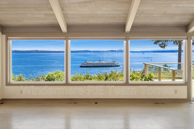 Building Photo - 10837 Bill Point Bluff NE