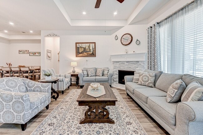Building Photo - 4221 Davis Oak Dr