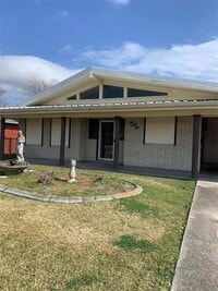 Building Photo - 483 Dogwood Dr