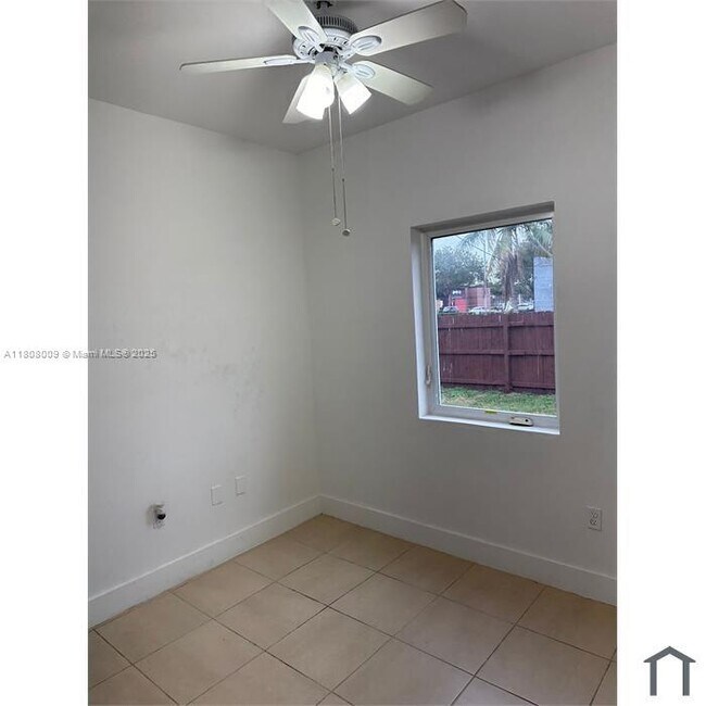 Building Photo - 1136 NW 55th St