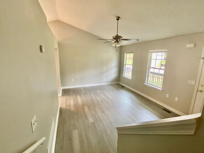 Building Photo - Dallas Rental