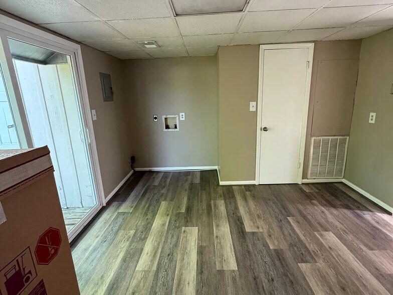 Building Photo - 410 Burkemont Ave