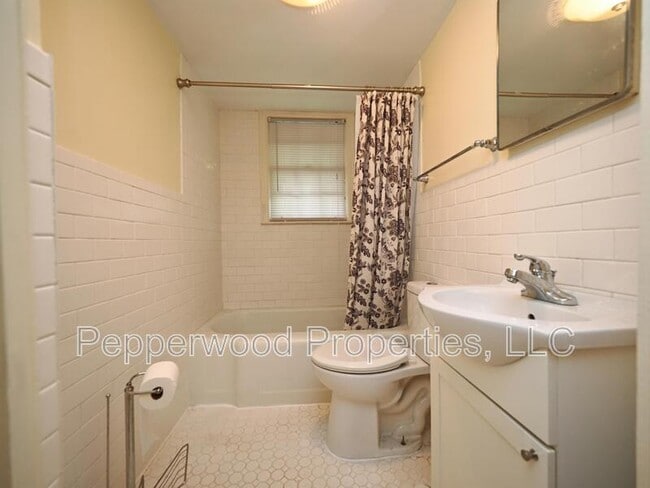 Building Photo - 334 W Hampton Ave