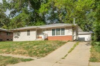 Building Photo - 3934 Oakshire Rd