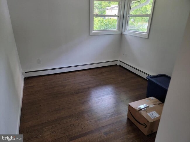 Building Photo - 1639 Perkins Ln