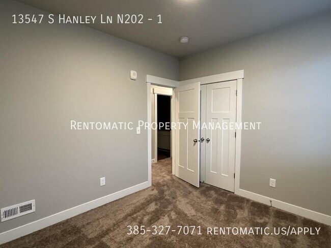 Building Photo - 13547 S Hanley Ln