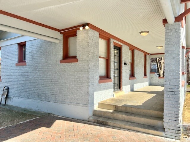 Building Photo - 2380 Forrest Ave