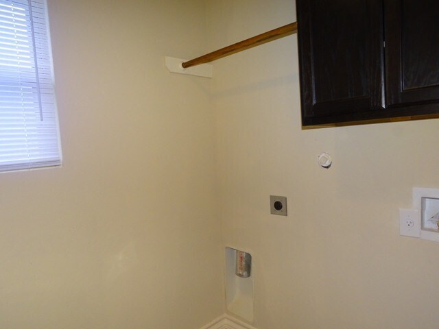 Building Photo - 7042 Lakeview Dr.