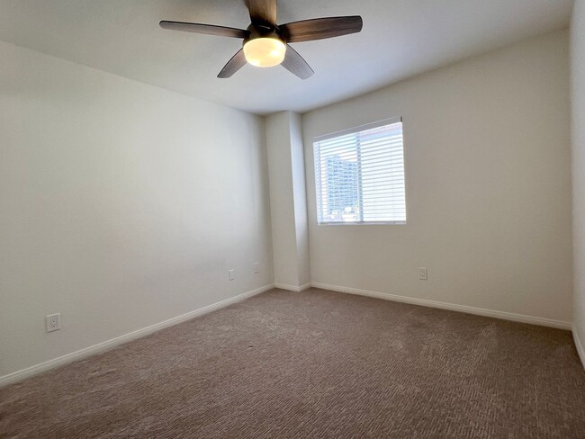 Building Photo - Upgraded 2 Bedroom 2 Bath Condo with Lots ...
