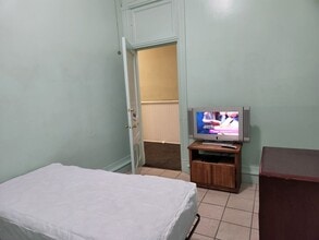 Building Photo - Studio for Rent - Gaslamp Quarter
