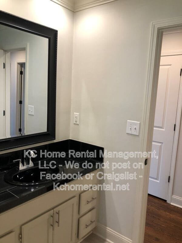 Building Photo - 8234 Main St