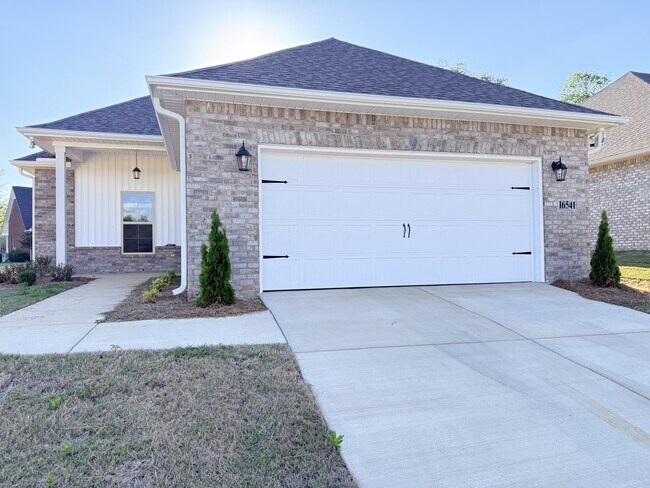 Building Photo - 16541 Aspen Ln