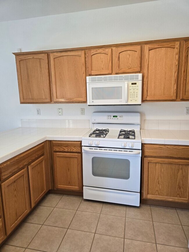 Building Photo - Beautiful 3 bedroom!