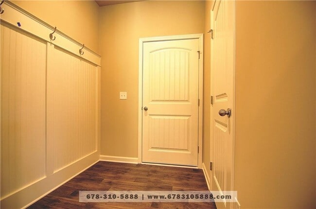 Building Photo - 7741 Silk Tree Pointe