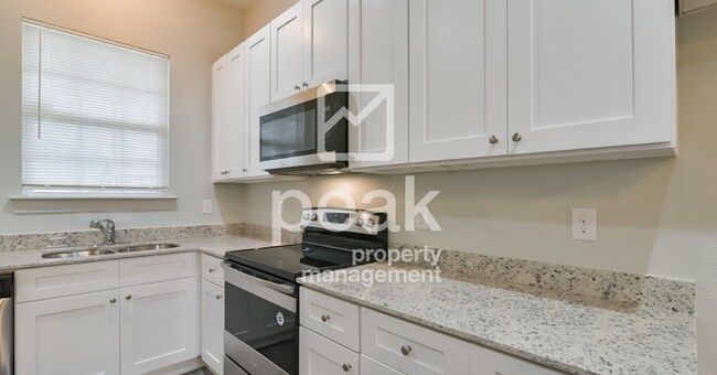 Building Photo - $1515! Beautiful Corner lot home in Fort Worth! Available NOW!