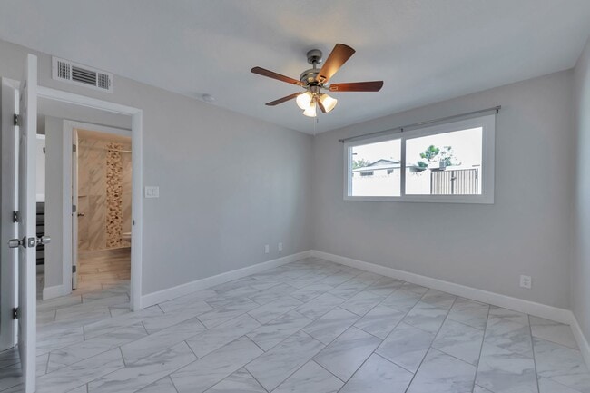 Building Photo - Exceptional 6-Bedroom Home with Pool Near ASU Campus