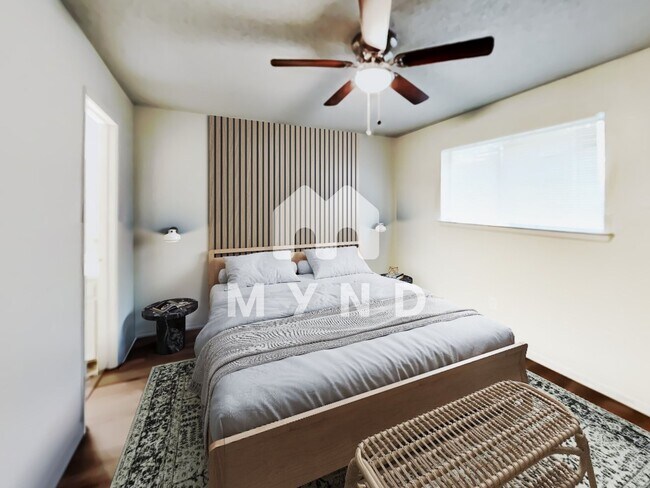 Building Photo - 1303 1/2 Berry Dr Apt A