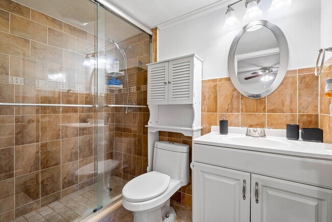 Building Photo - 2453 Waterside Dr