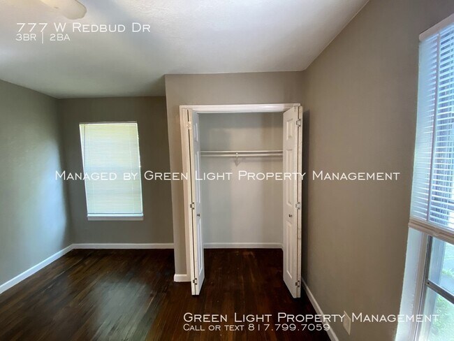 Building Photo - 777 W Redbud Dr
