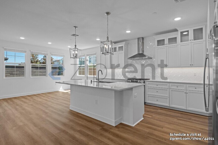 Building Photo - 331 Monastery Dr
