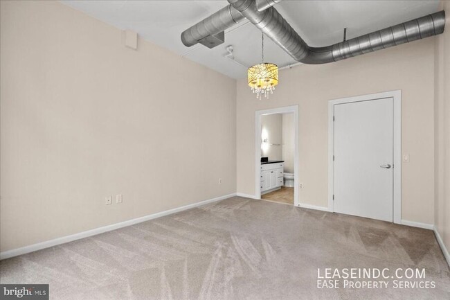Building Photo - 811 4th St NW