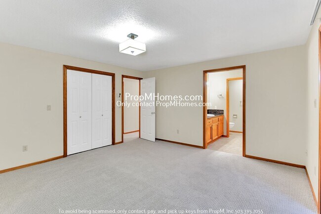 Building Photo - Lake Oswego Beauty! Three Bedroom Ranch Style On 1/4 Acre!