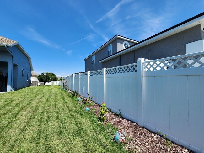 Building Photo - Beautiful 4 Bedroom 4 Bath Home In Ruskin