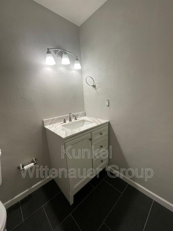 Building Photo - 3863 Timberlake Dr