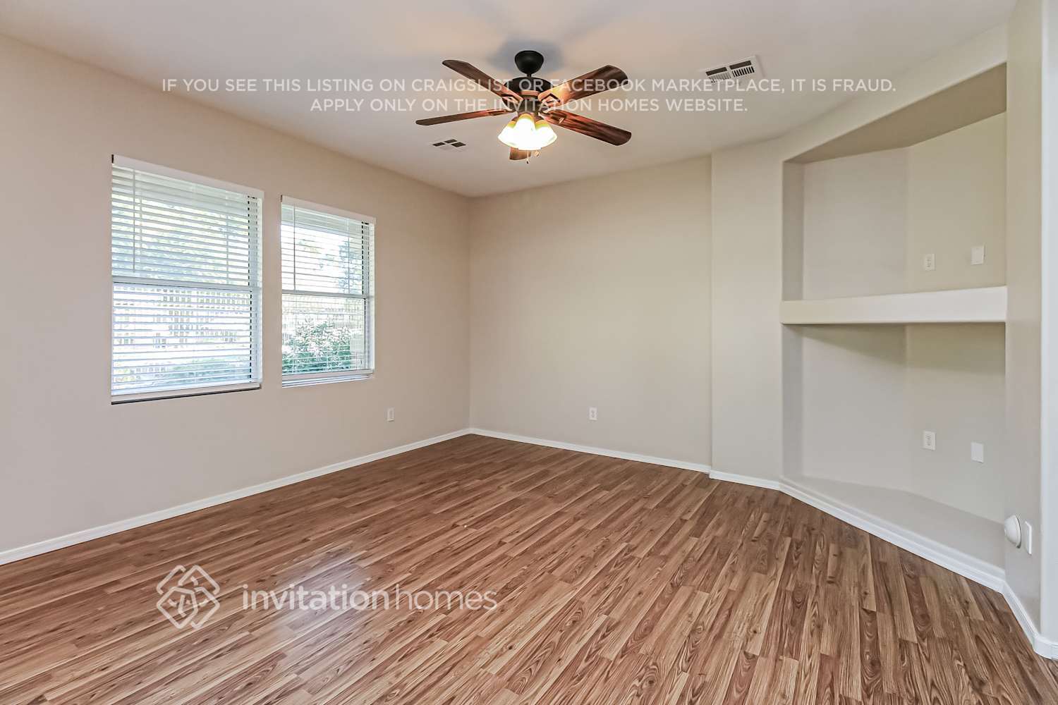 Building Photo - 1525 S Avocet St