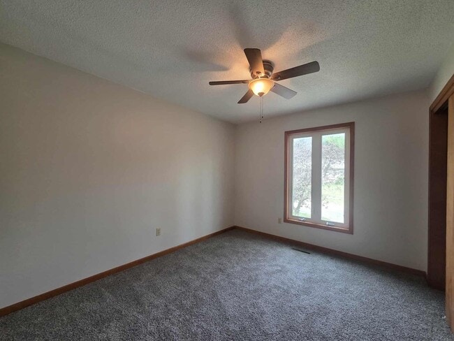 Building Photo - Spacious Home for Rent!