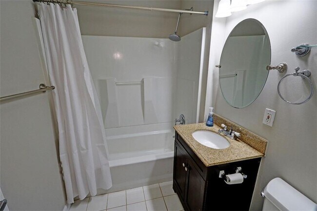 Building Photo - 2968 Fantasy Ln