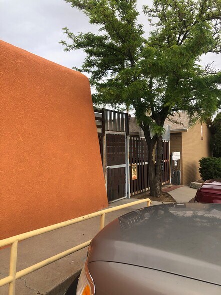 Building Photo - 420 Mesilla St SE