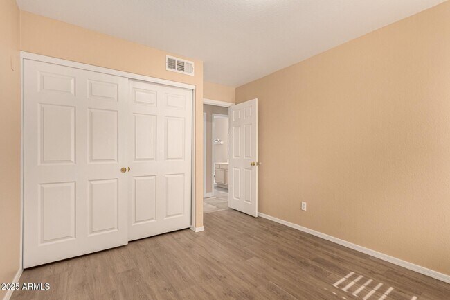 Building Photo - 1249 E Villa Maria Dr