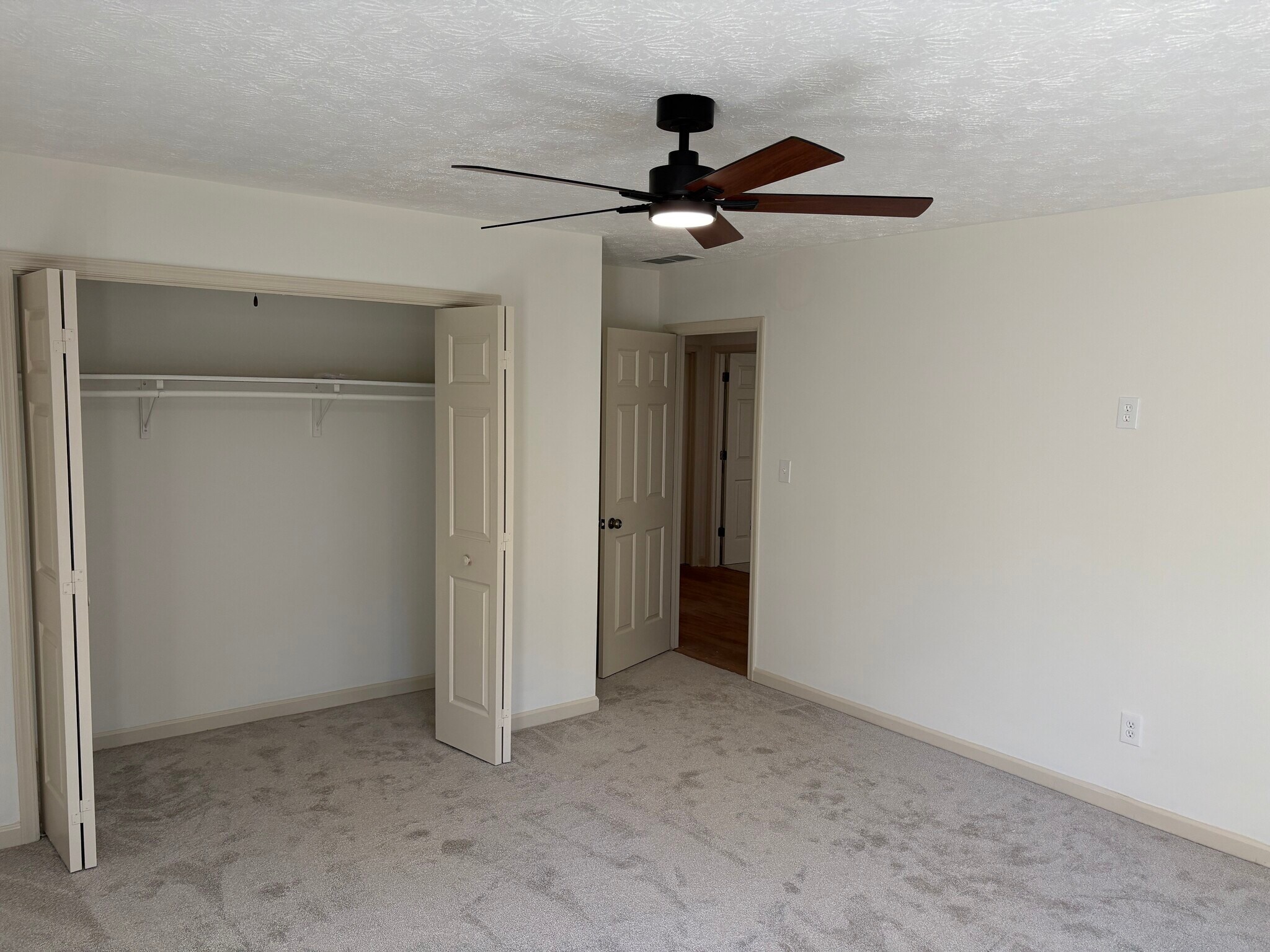 Building Photo - 807 Oak Bridge Ln