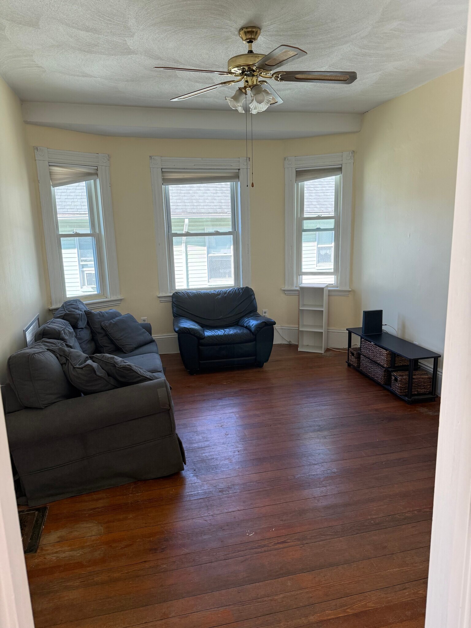 Living room - 55 Victoria St