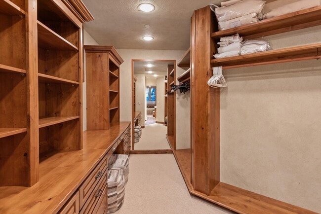 Building Photo - 395 Silverlode Dr