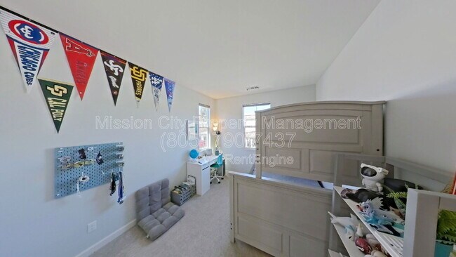 Building Photo - 6620 Calle Koral