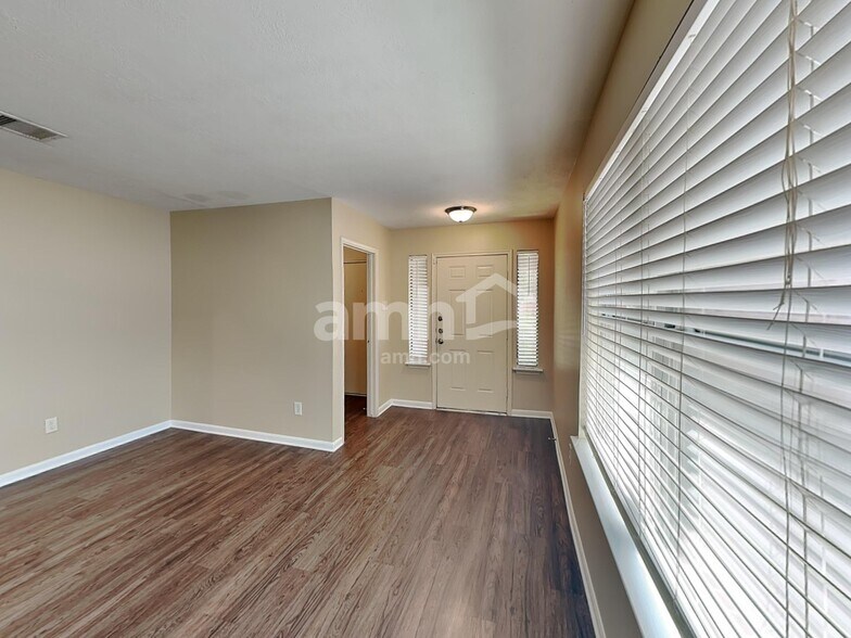 Building Photo - 11010 Heather Bluff Ln