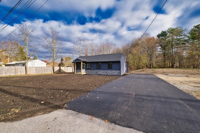 Building Photo - 4 Water St