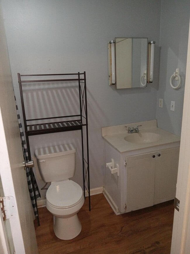 Building Photo - WCU Student 2 Bedroom 2 Bath Townhouse 1 mile from WCU Campus $1200