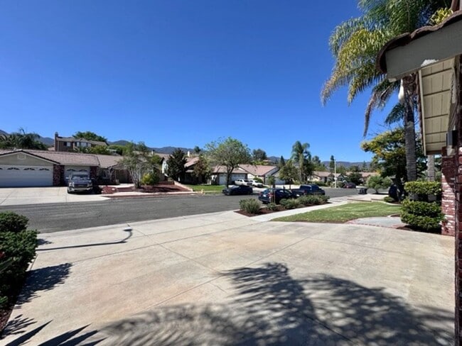 Building Photo - Spacious South Corona Single Story with 3 ...
