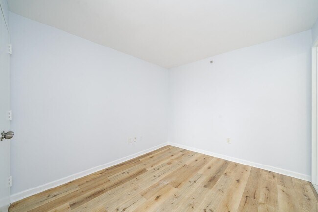 Building Photo - 700 Grove St