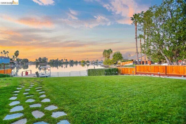 Building Photo - 5545 Drakes Ct