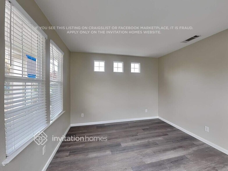 Building Photo - 1010 Liberty Dr