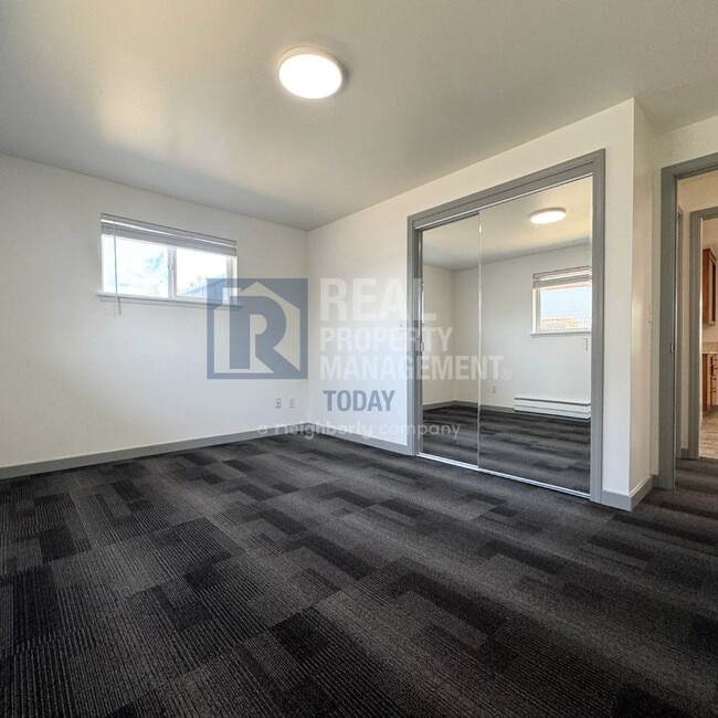 Building Photo - Great 3 Bedroom With Covered Carport!