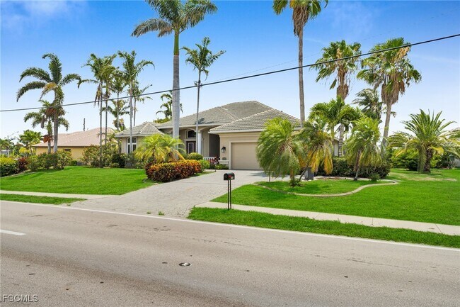 Building Photo - 4009 Chiquita Blvd S