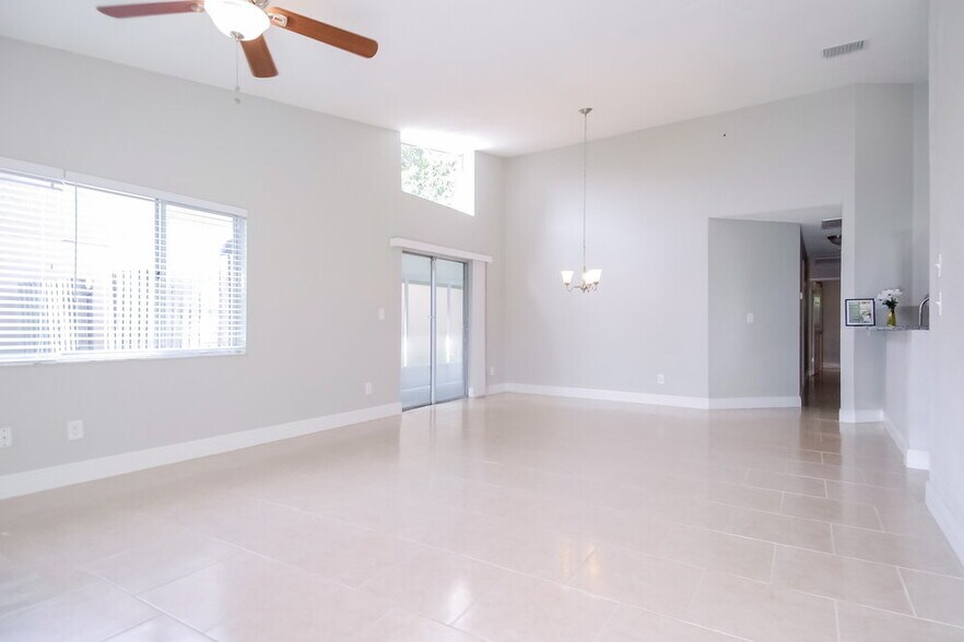 Building Photo - 11105 Cherrywood Ln